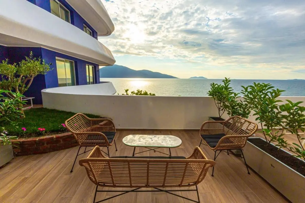 Regina Blu Hotel — REGINA BLUE