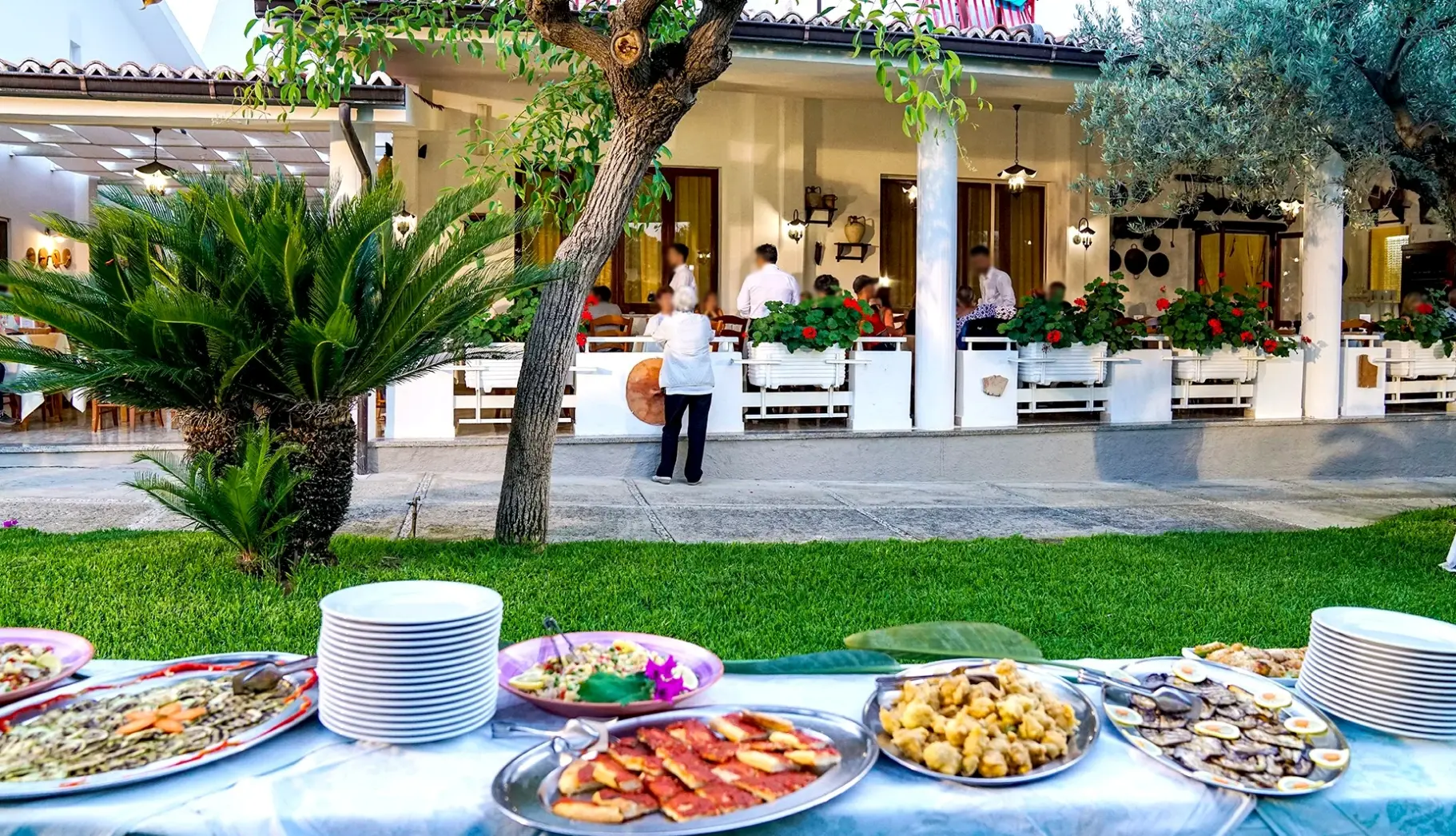 Restauracja i jedzenie w hotelu Residence Costa Azzurra