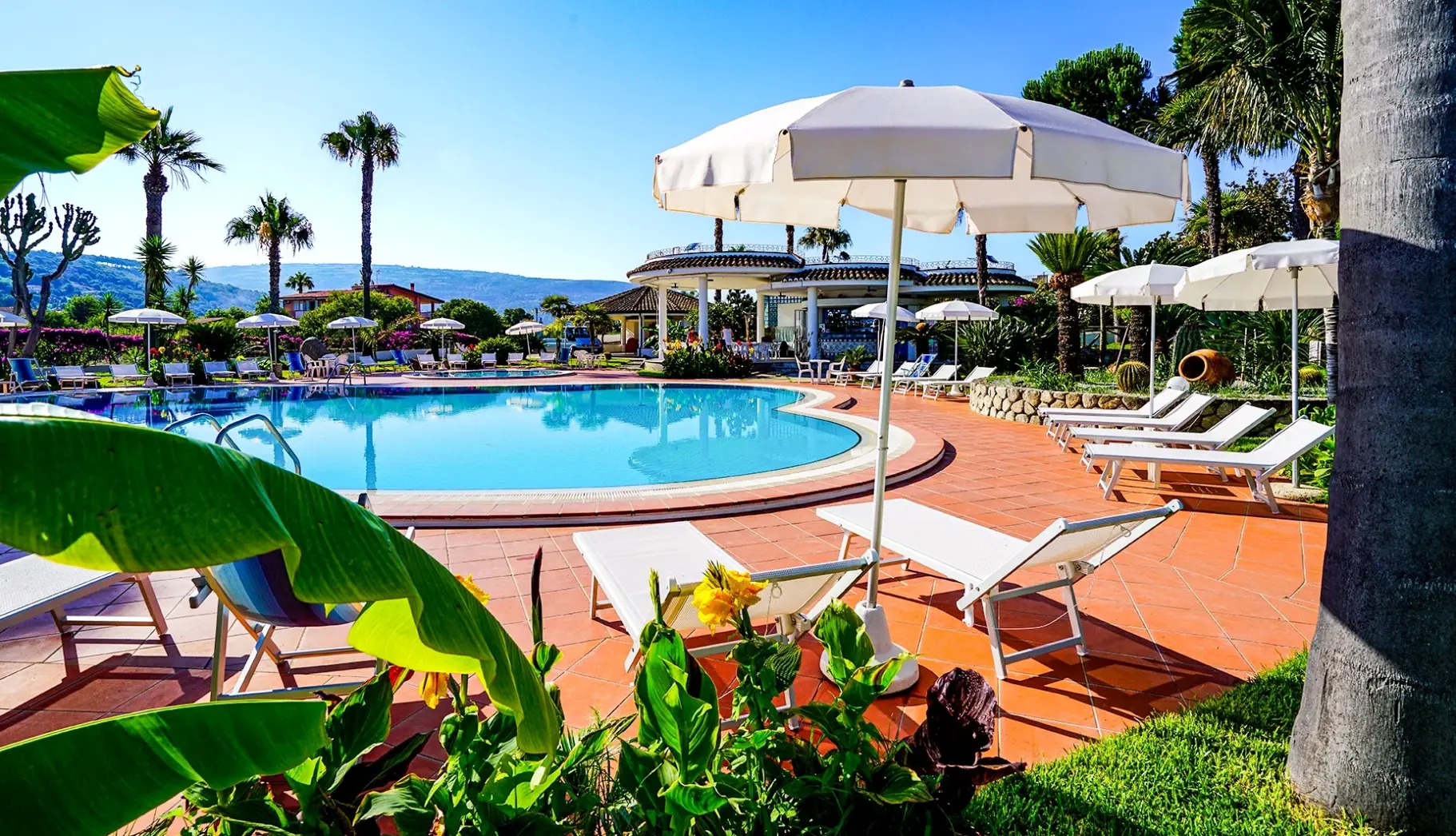 Basen w hotelu Residence Costa Azzurra
