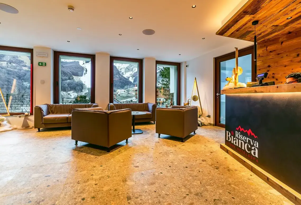 Lobby hotelu Riserva Bianca