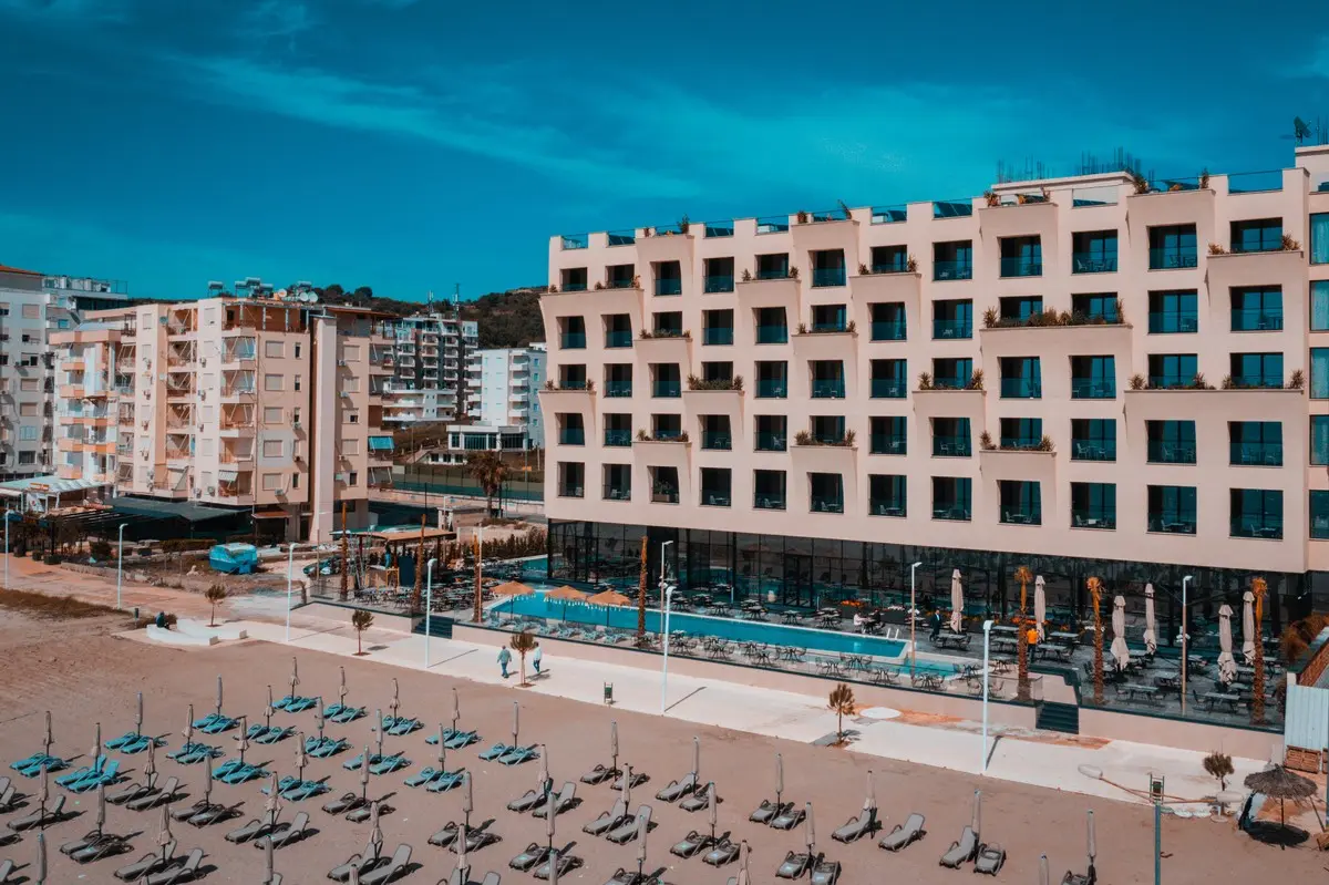 Royal G LUX — ROYAL G DELUXE