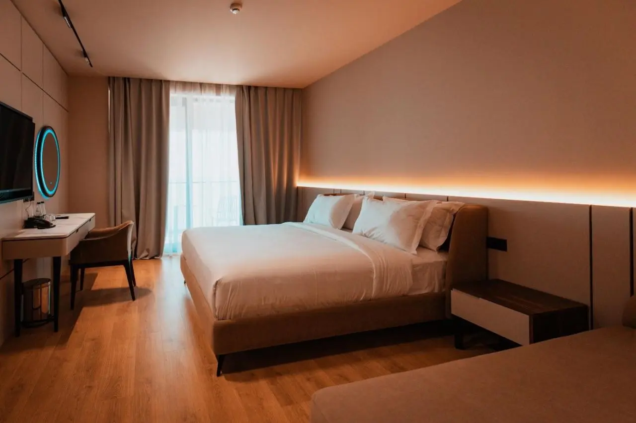 Royal G LUX — ROYAL G DELUXE