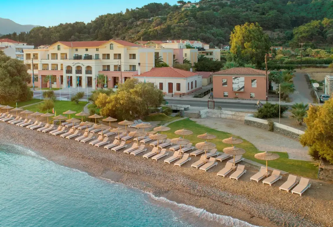 Plaża przy hotelu Samaina Inn