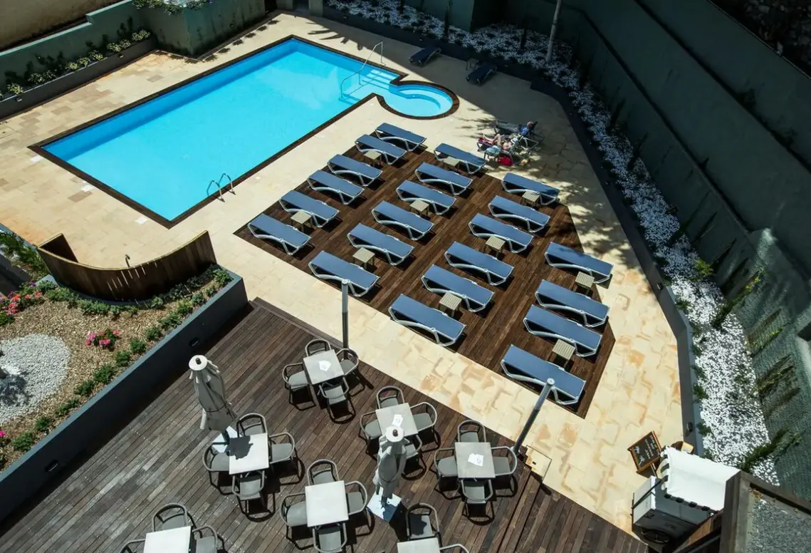 Basen w hotelu Santa Cruz Village