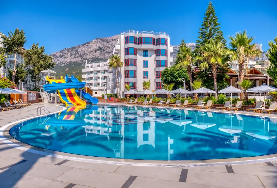 Basen w hotelu Sealife Kemer Resort