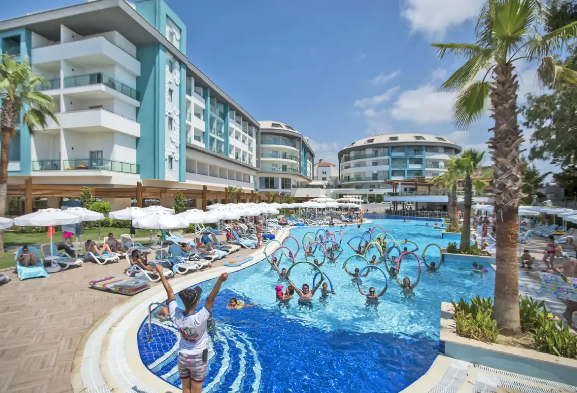 Basen w hotelu Seashell Resort & Spa