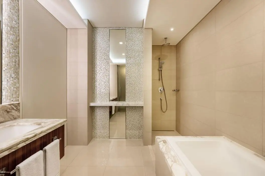 Sheraton Abu Dhabi Hotel & Resort — MARRIOTT DOWNTOWN ABU DHABI