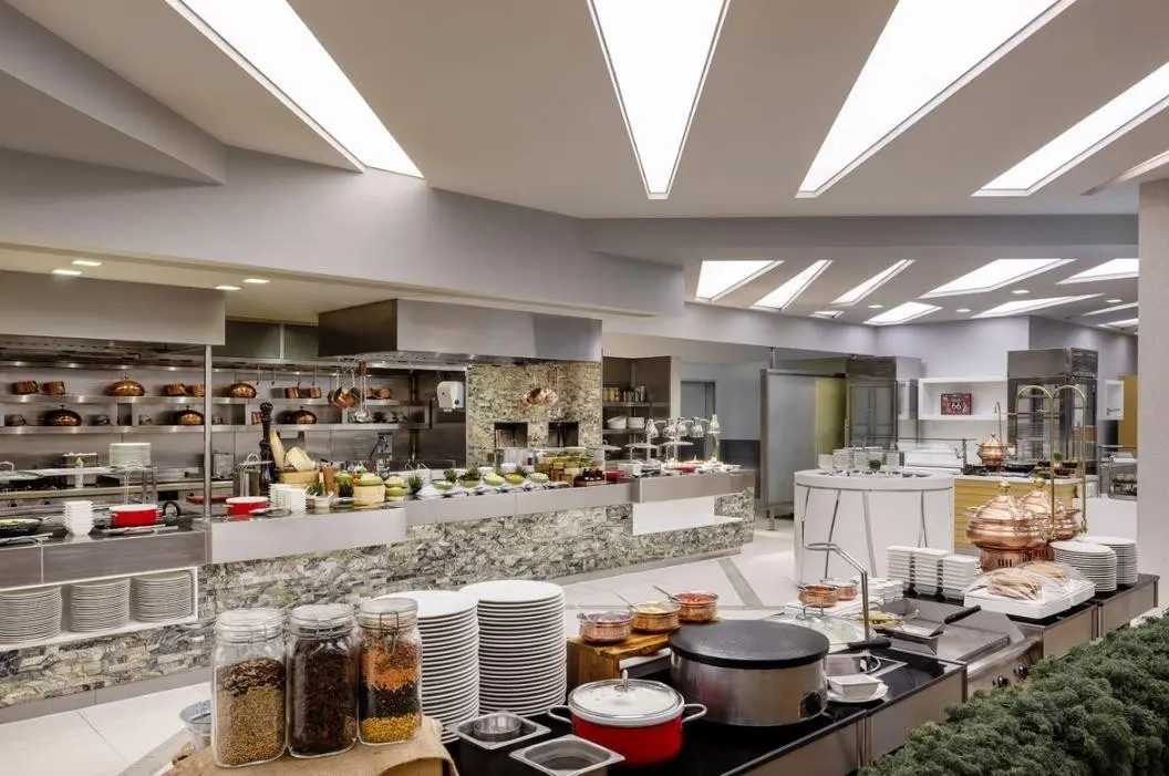 Sheraton Abu Dhabi Hotel & Resort — MARRIOTT DOWNTOWN ABU DHABI