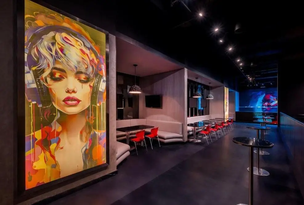 Sheraton Abu Dhabi Hotel & Resort — MARRIOTT DOWNTOWN ABU DHABI