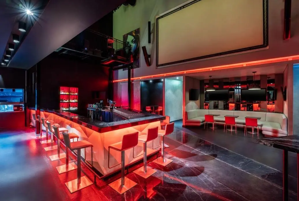 Sheraton Abu Dhabi Hotel & Resort — MARRIOTT DOWNTOWN ABU DHABI