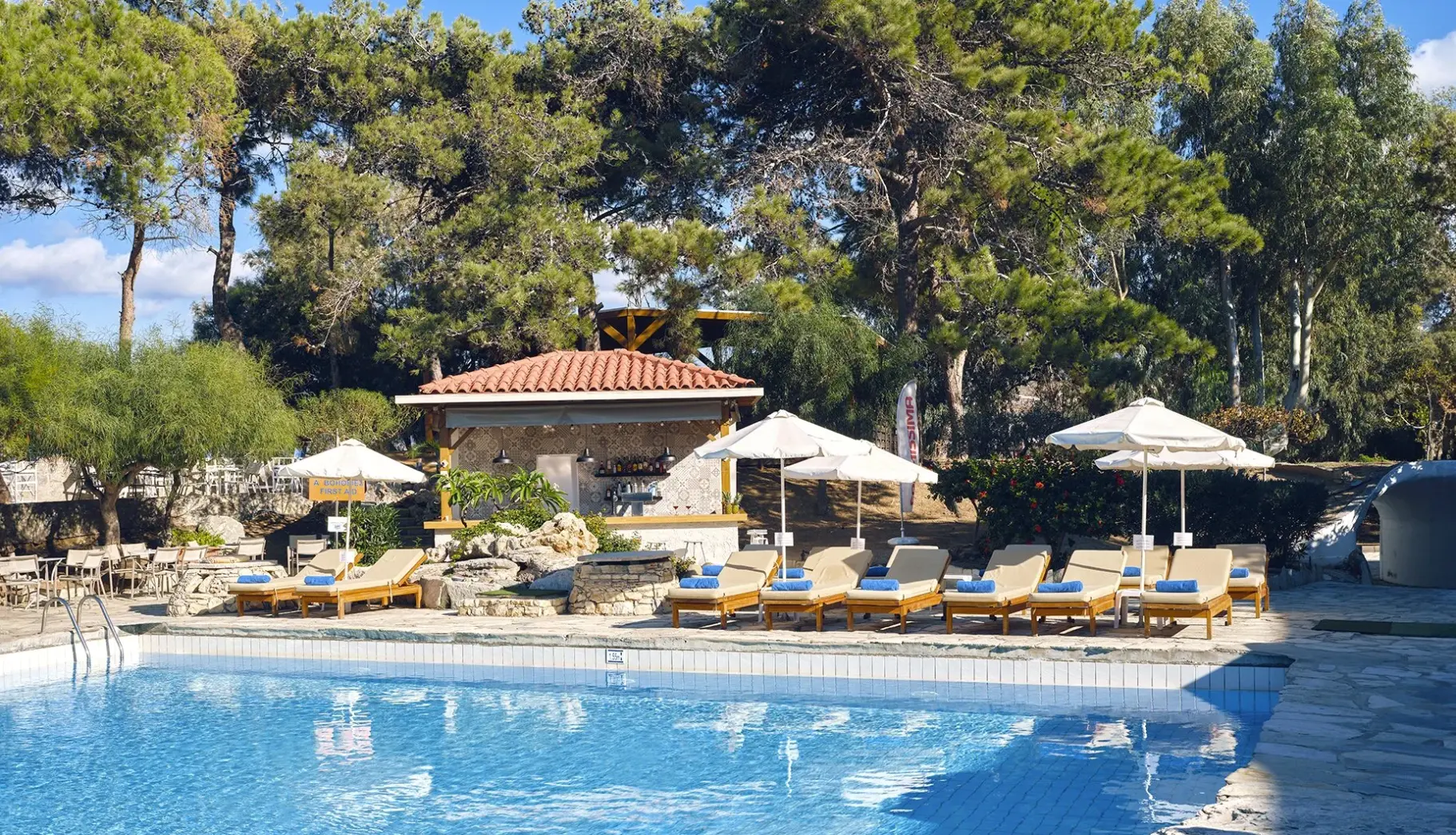 Basen w hotelu Sitia Beach City Resort & Spa