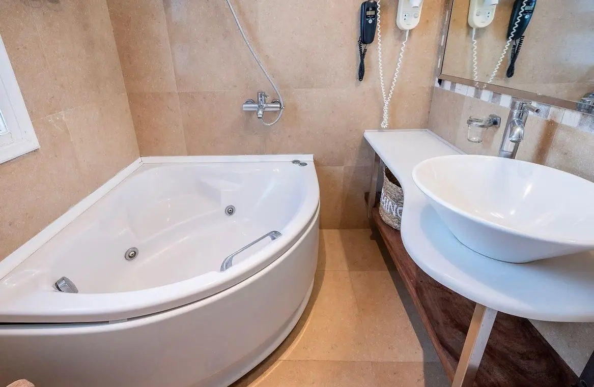 SMY Orizontes Santorini — SMY SANTORINI SUITES & VILLAS