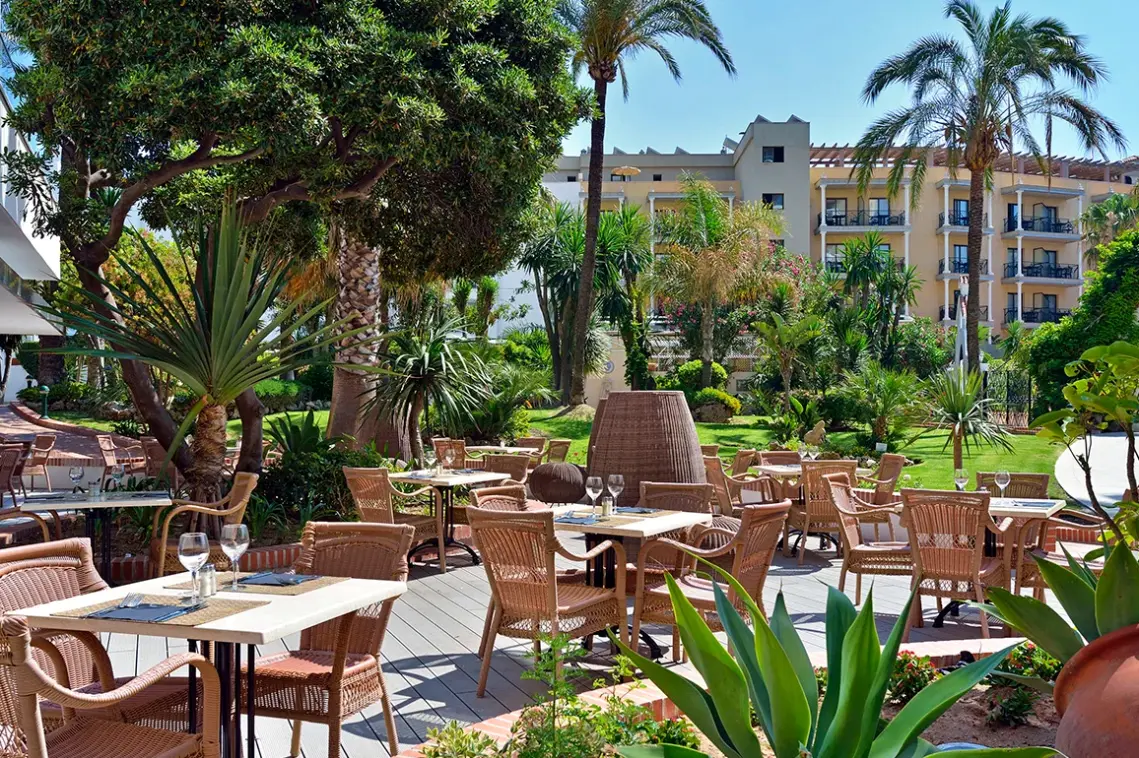 Restauracja i jedzenie w hotelu Sol Torremolinos Don Pablo