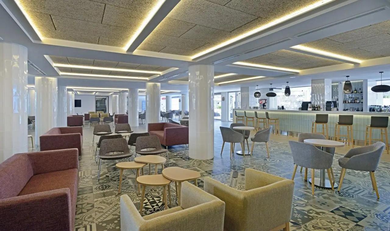 Lobby hotelu Sol Torremolinos Don Pedro