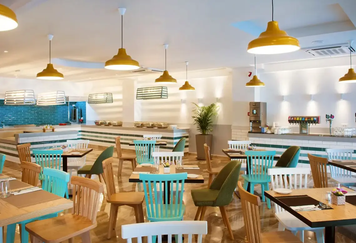 Restauracja i jedzenie w hotelu Solimar Turquoise