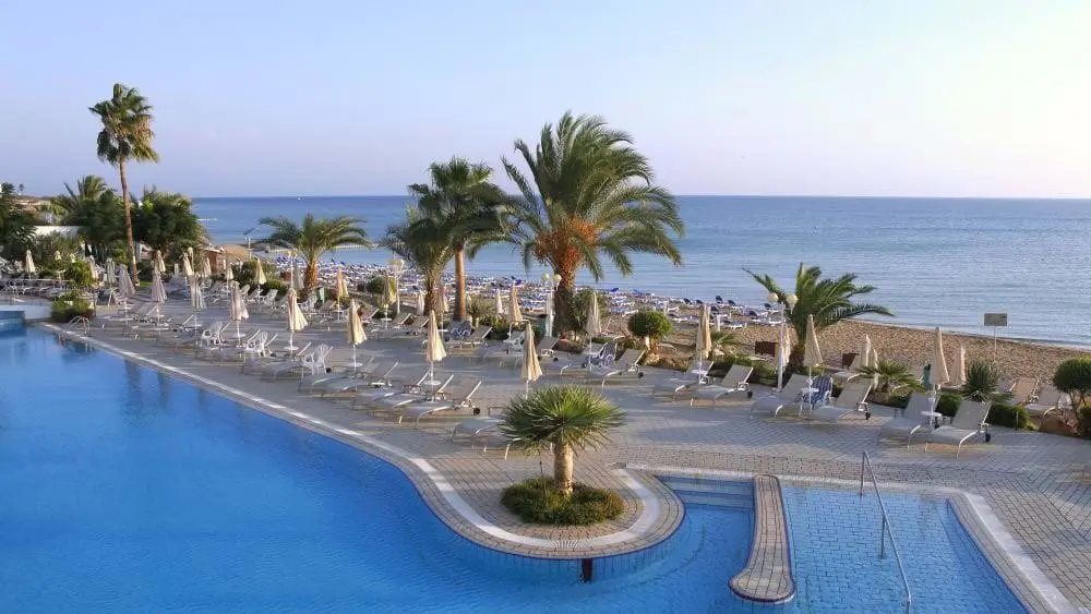 Sunrise Beach Hotel — SUNRISE BEACH