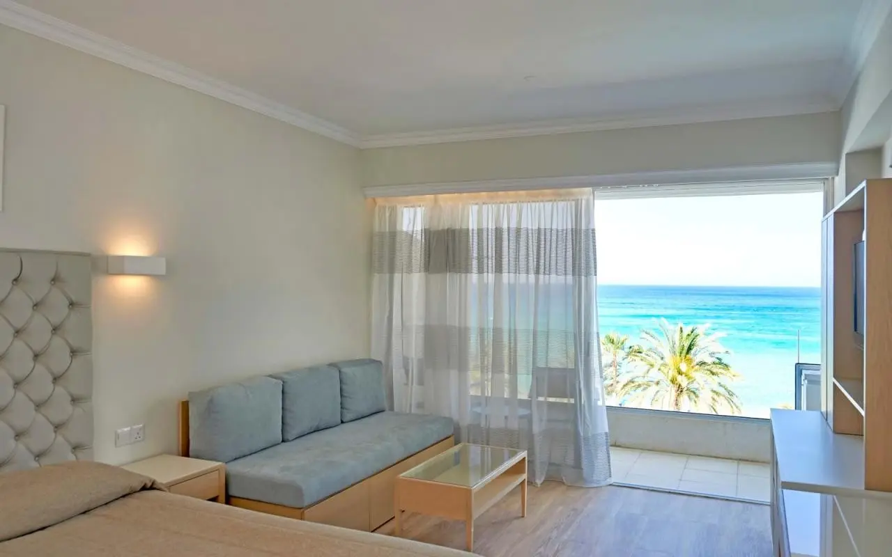 Sunrise Beach Hotel — SUNRISE BEACH