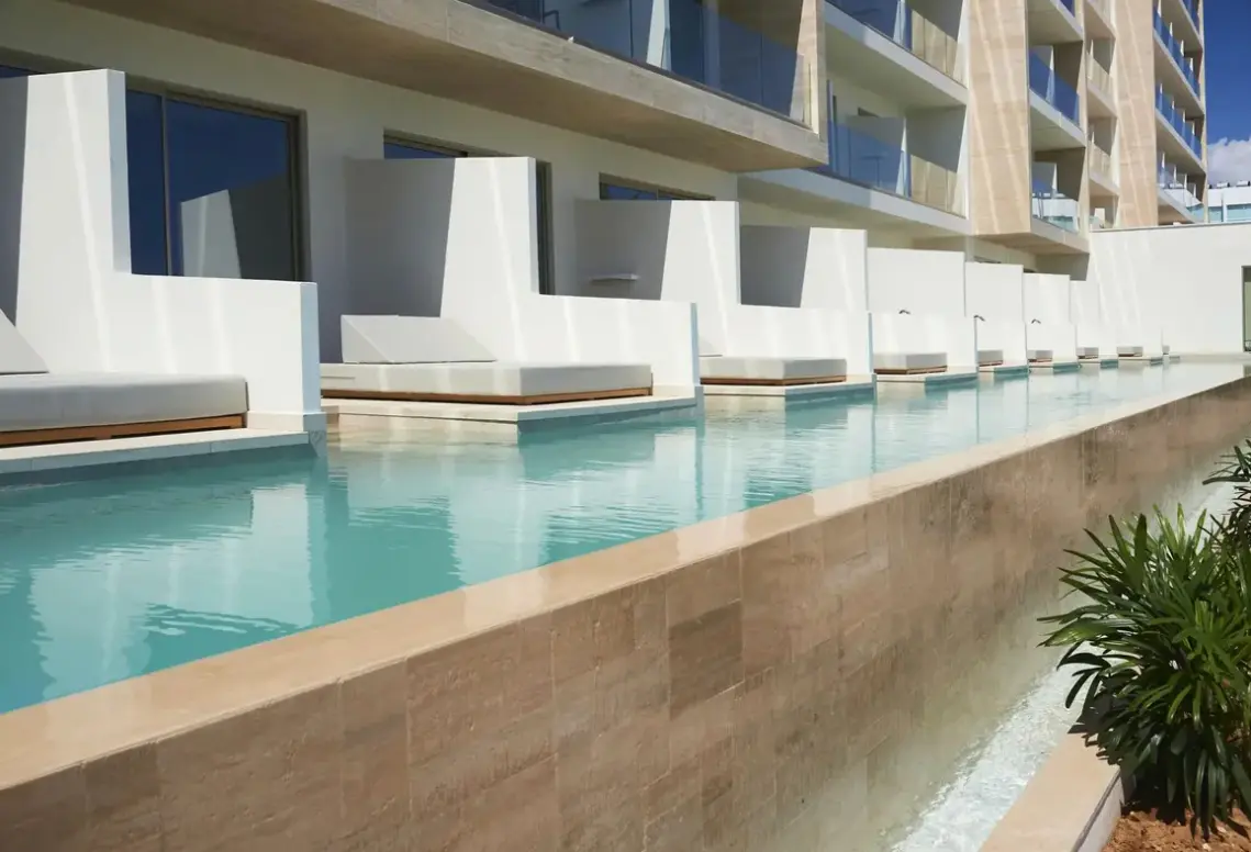 Basen w hotelu Sunrise Jade Hotel