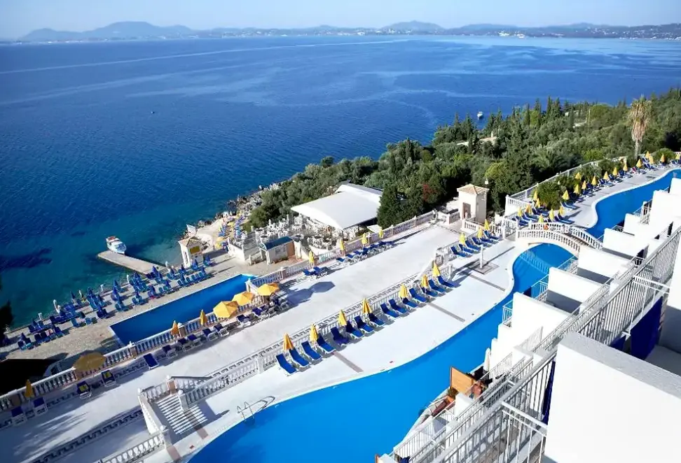 Basen w hotelu Sunshine Corfu & Spa