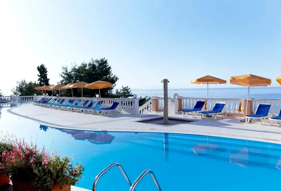 Basen w hotelu Sunshine Corfu & Spa