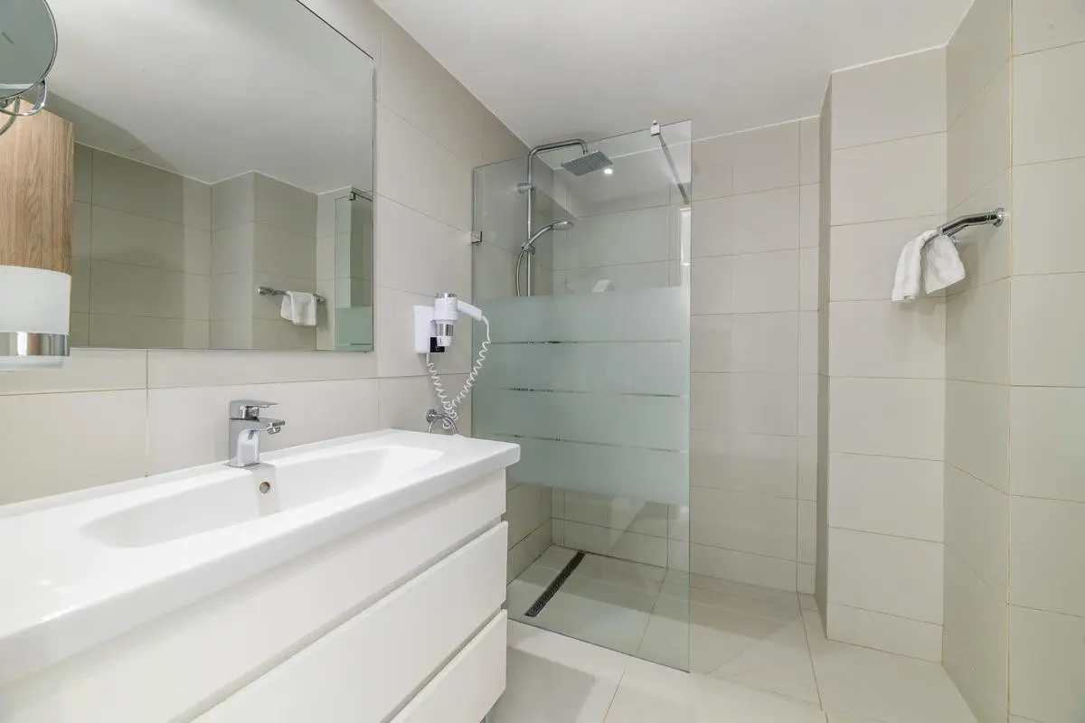 Tasia Maris Sands — TASIA MARIS SANDS