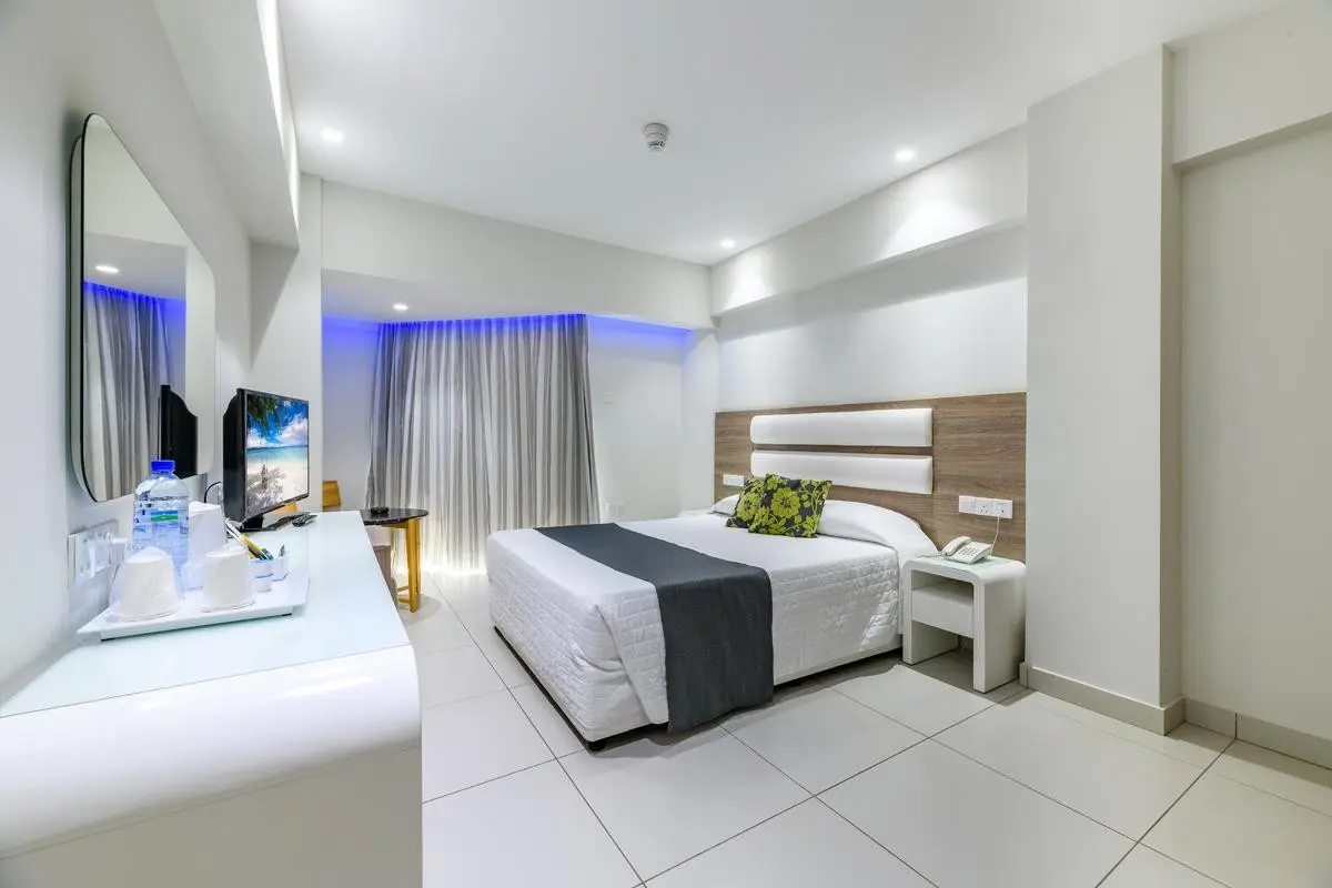 Tasia Maris Sands — TASIA MARIS SANDS