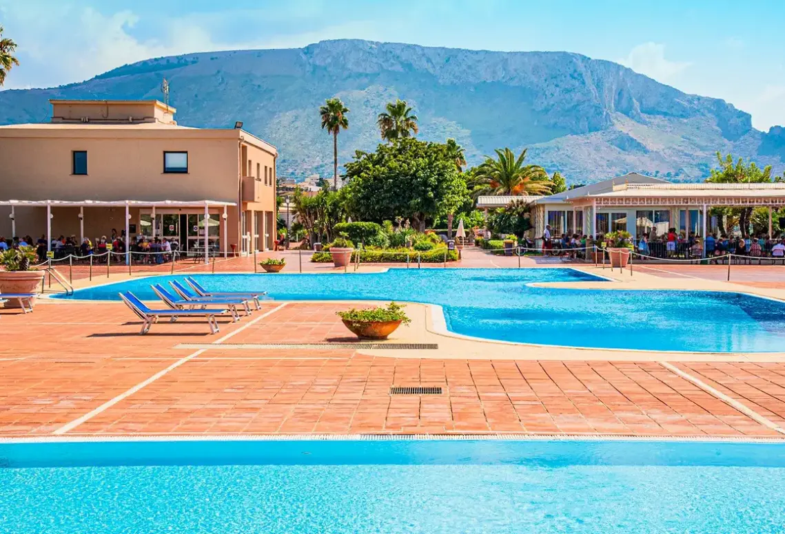 Basen w hotelu TH Cinisi Florio Park Hotel
