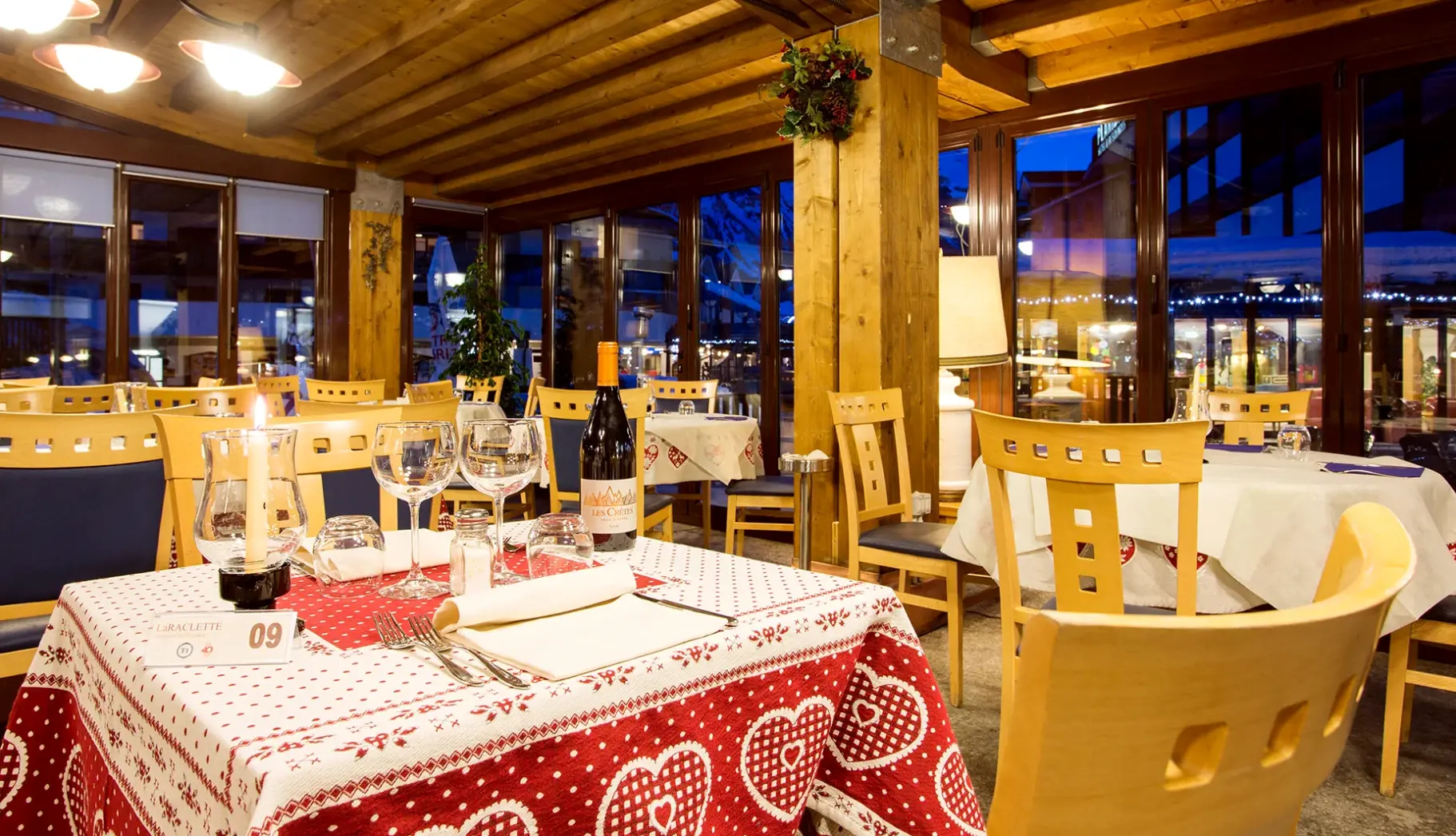 Restauracja i jedzenie w hotelu TH Planibel Residence
