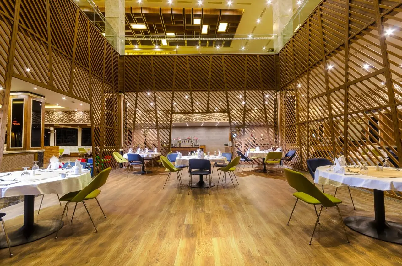 Titanic Royal — TITANIC ROYAL RESORT