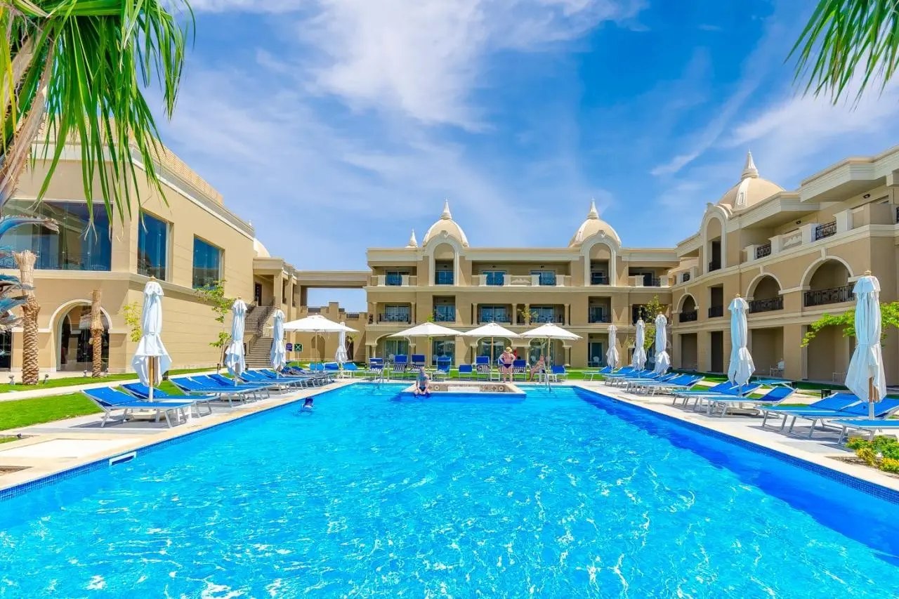 Titanic Royal — TITANIC ROYAL RESORT