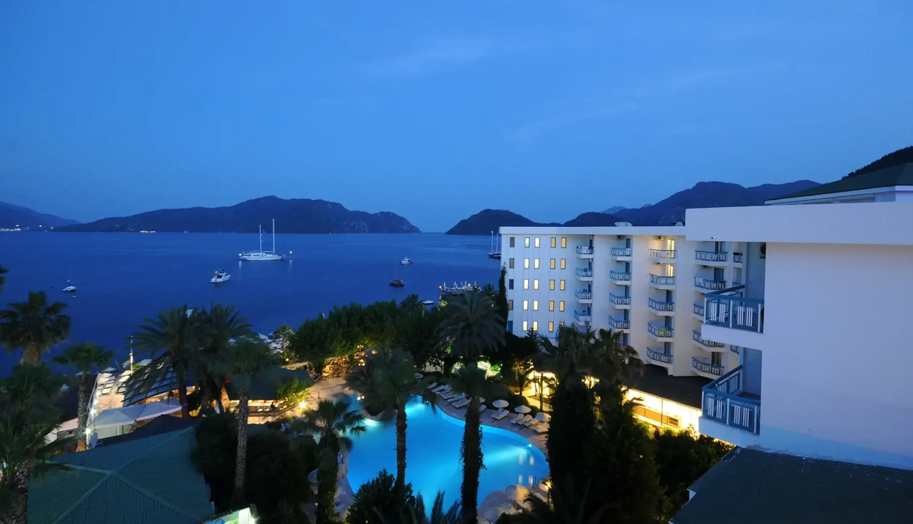 Basen w hotelu Tropical Beach