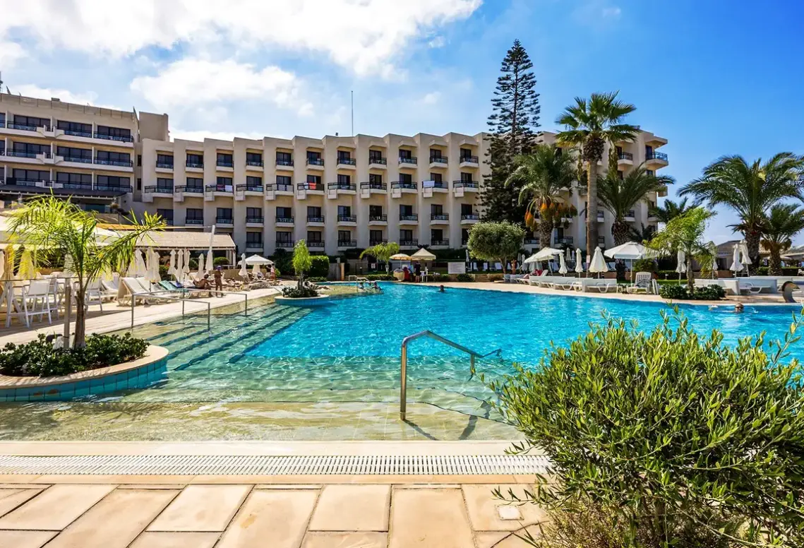Basen w hotelu Venus Beach