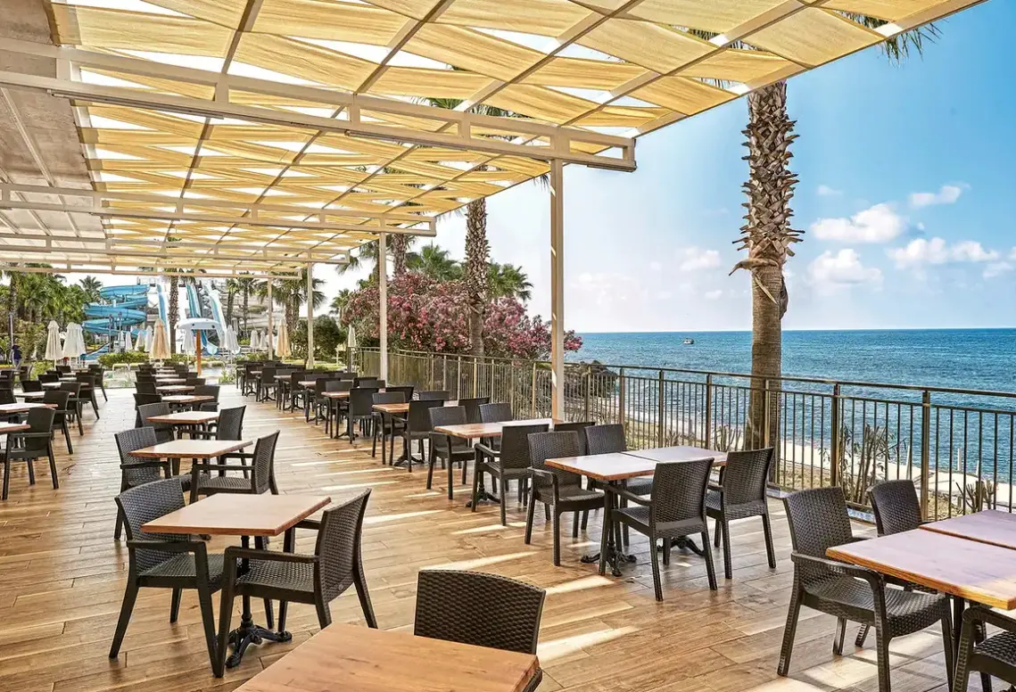 Restauracja i jedzenie w hotelu Vikingen Infinity Resort & Spa