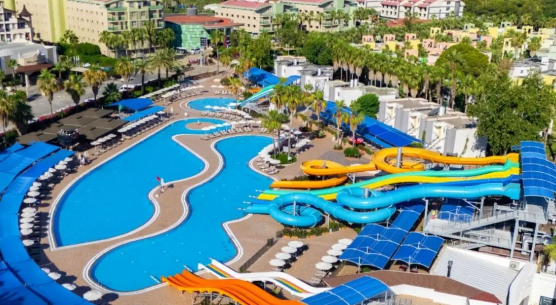 Basen w hotelu Vonresort Golden Coast