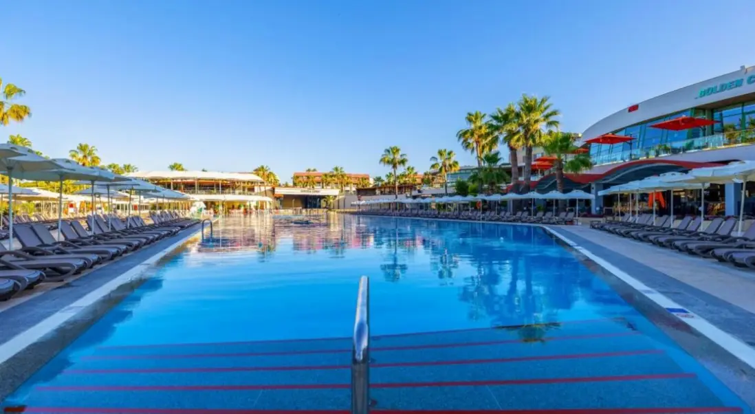 Basen w hotelu Vonresort Golden Coast