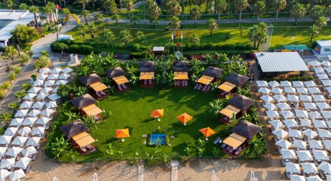 Plaża przy hotelu Vonresort Golden Coast