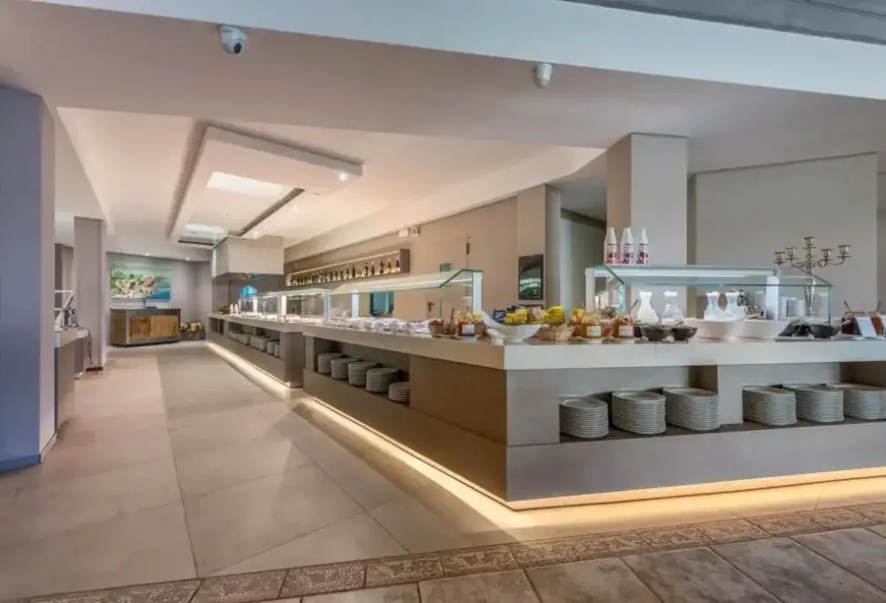 Restauracja i jedzenie w hotelu Acacia Marina (ex Terraqua)