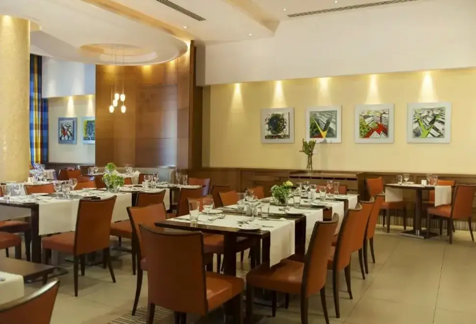 Restauracja i jedzenie w hotelu Ajax (Limassol)