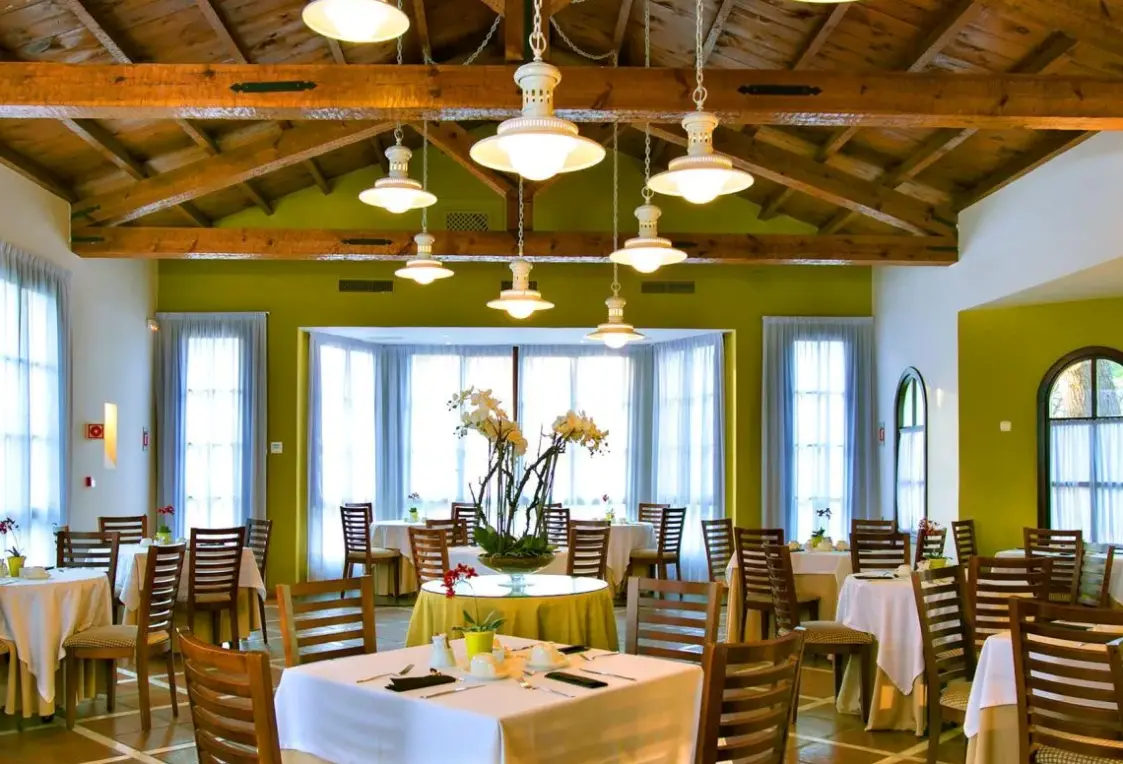 Restauracja i jedzenie w hotelu Alanda Club Marbella