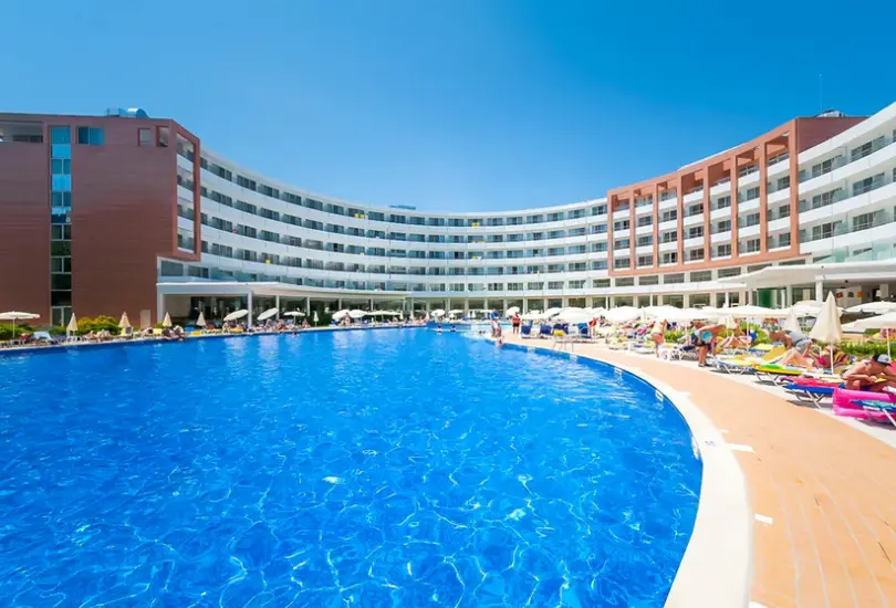 Basen w hotelu AluaSoul Sunny Beach