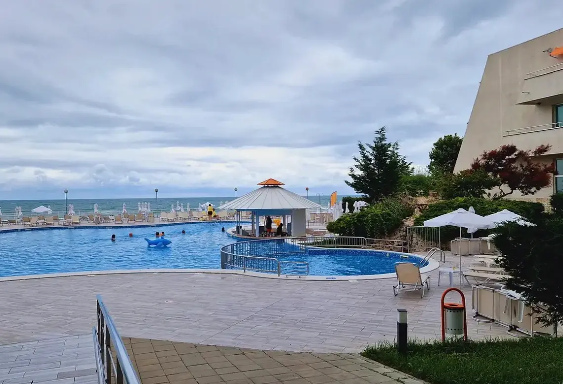 Basen w hotelu AluaSun Helios Beach (ex Suneo Club Helios Beach)
