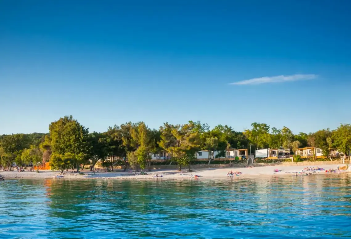Plaża przy hotelu Aminess Veya Maradiso