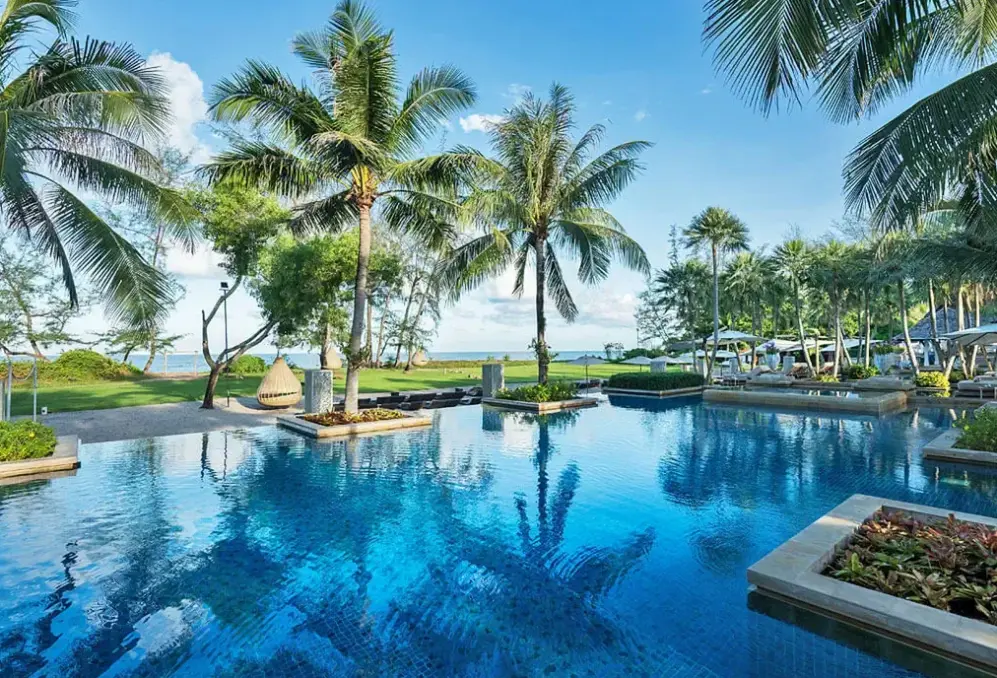 Basen w hotelu Anantara Phuket Villas
