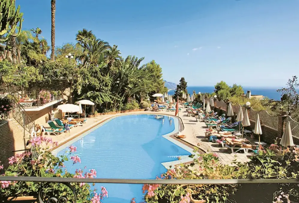 Basen w hotelu Ariston (Taormina)