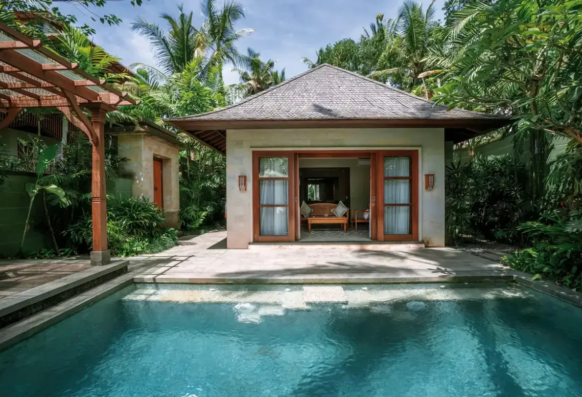 Basen w hotelu Arkamara Resort Ubud