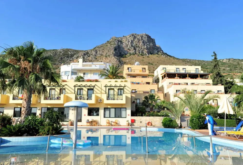 Basen w hotelu Asterias Village