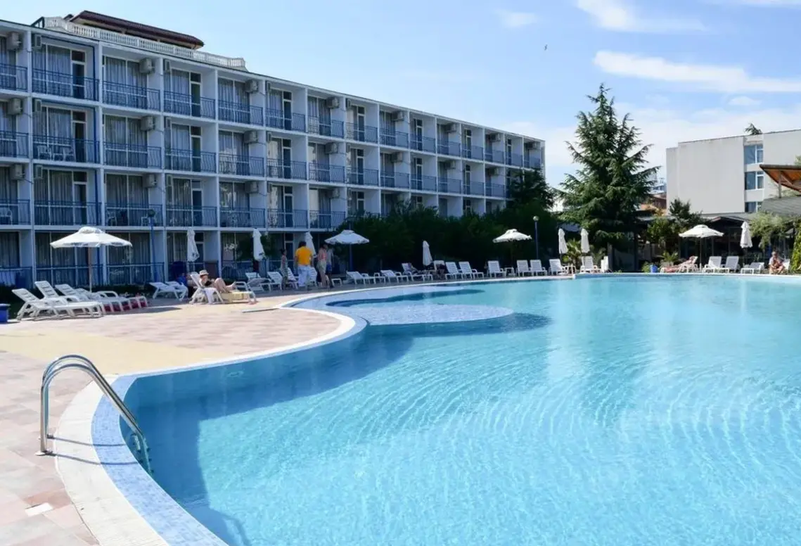 Basen w hotelu Balaton (Sunny Beach)