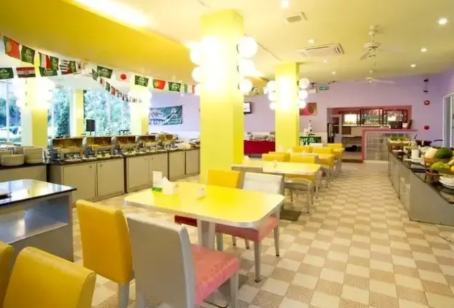 Restauracja i jedzenie w hotelu Bella Express