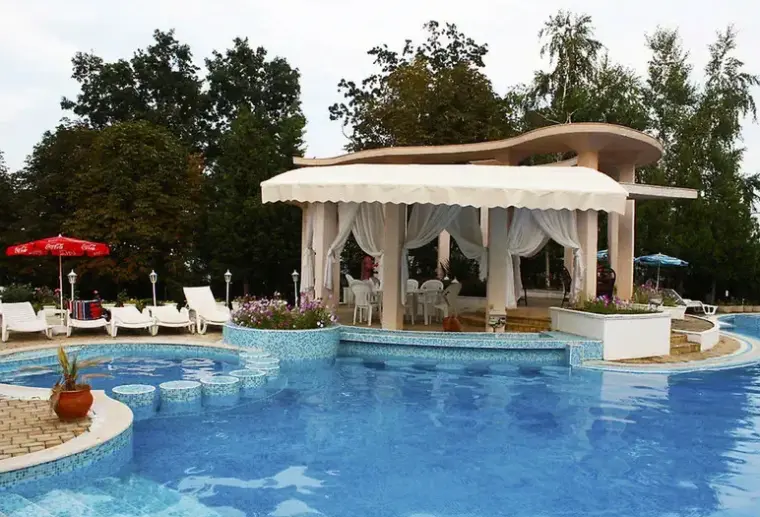 Basen w hotelu Bellevue (Golden Sands)