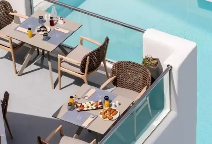 Basen w hotelu Belvedere Suites (Santorini)